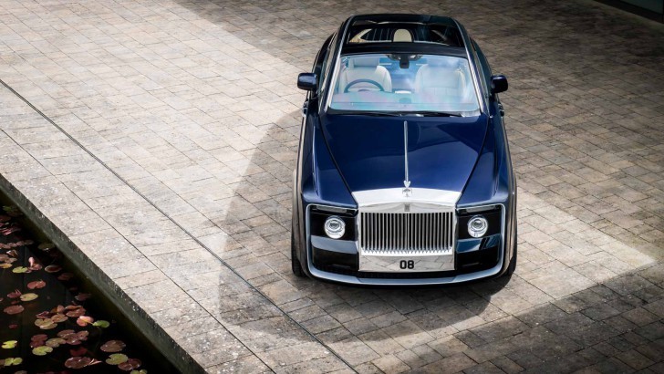 Rolls Royce Phantom: Custom-Made Rolls Royce Phantom to be auctioned for  $5.2 Million - The Economic Times